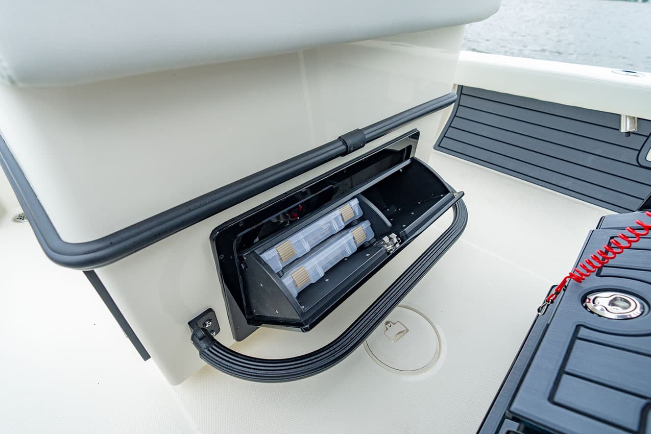 Helm Seat Storage on Pathfinder 2600 TRS.