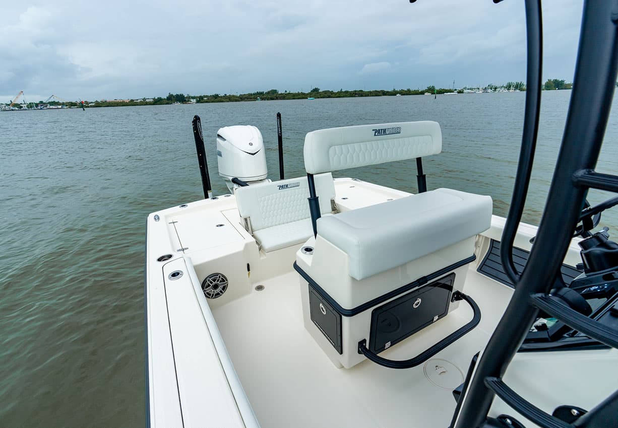 Aft Bench Seat on Pathfinder 2600 TRS.